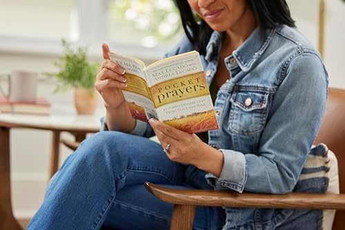 Pocket Prayers: 40 Simple Prayers that Bring Peace and Rest – The Perfect Christian Devotional Prayer and Scripture Gift (Pocket Prayers with Max Lucado) by Max Lucado