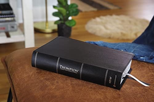 NIV, Thompson Chain-Reference Bible, Handy Size, European Bonded Leather, Black, Red Letter, Comfort Print by Zondervan