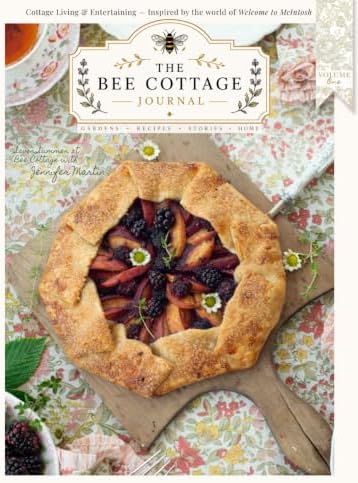 The Bee Cottage Journal: Summer: A Seasonal Keepsake Inspired by Welcome to McIntosh by Jennifer Martin
