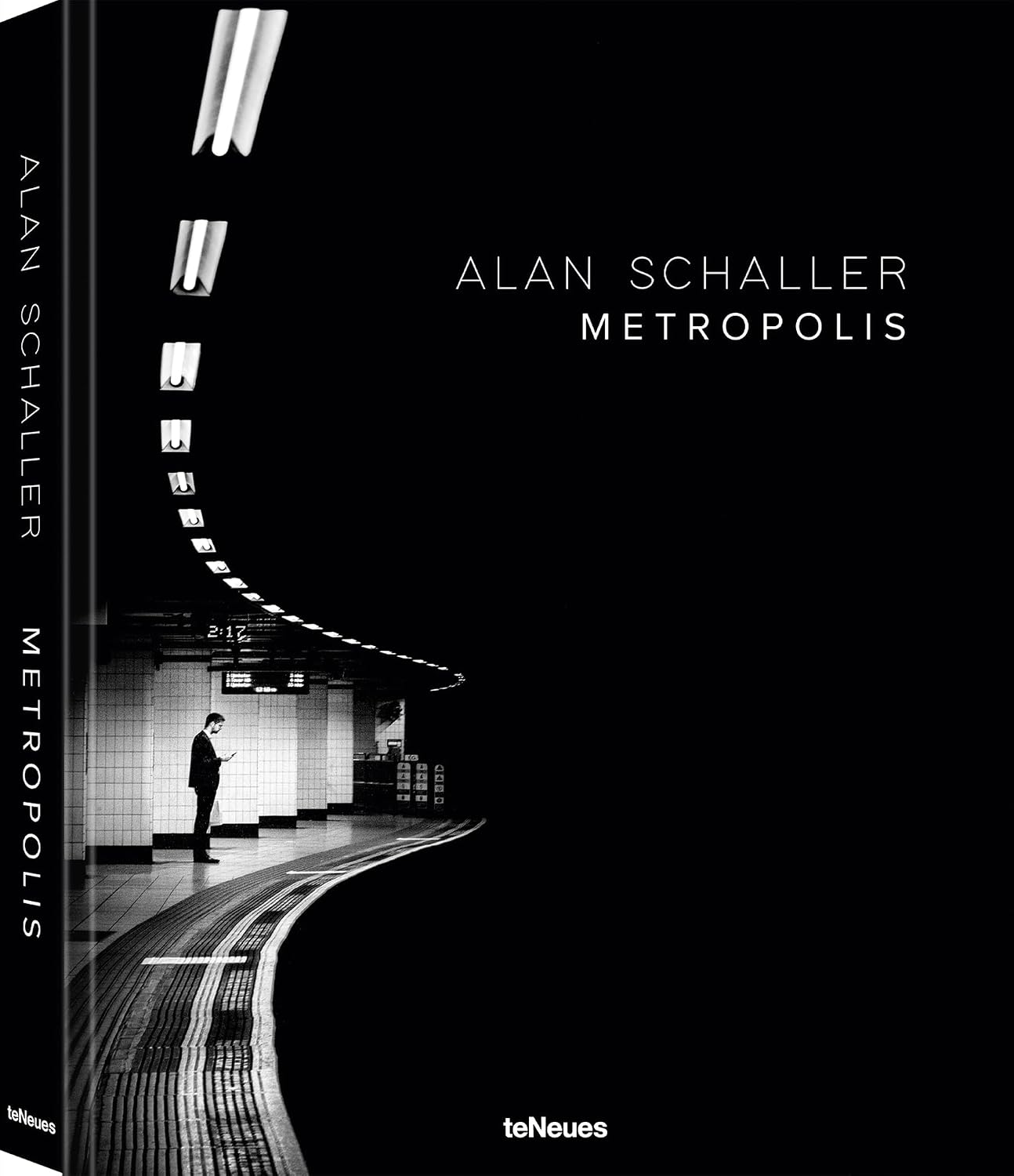 Metropolis by Alan Schaller