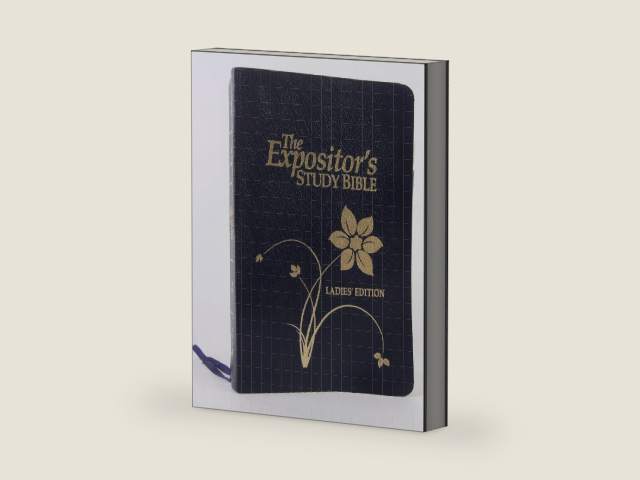 The Expositors Study Bible King James Version Ladies Edition by Jimmy Swaggert