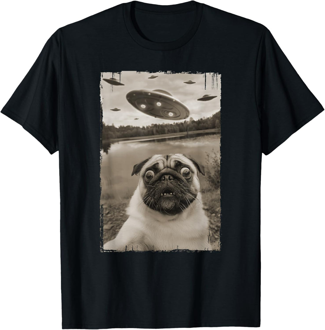 Vintage Pug UFO Encounters - Funny UFO and Pug Selfie T-Shirt