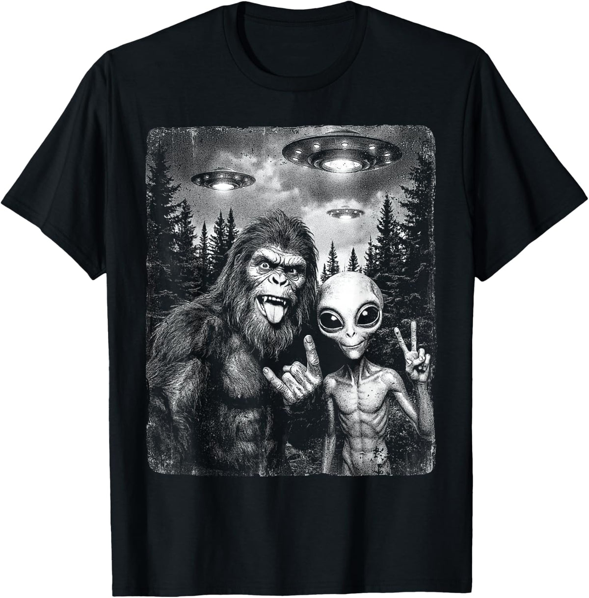 Bigfoot Alien Selfie Rock On Peace Sign Funny UFO Sasquatch T-Shirt